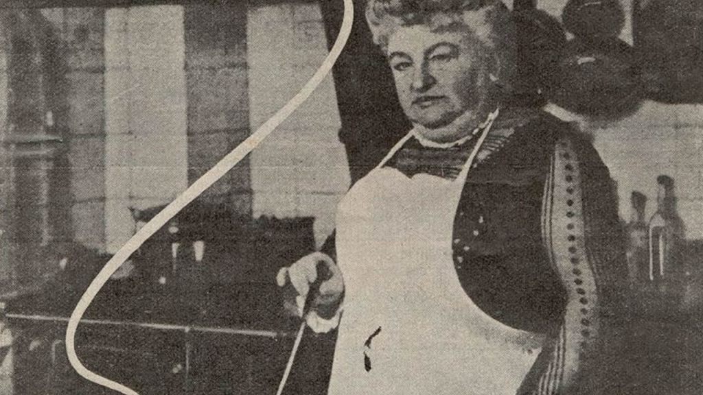 Anuncio dun aceite de oliva protagonizado por dona Emilia.